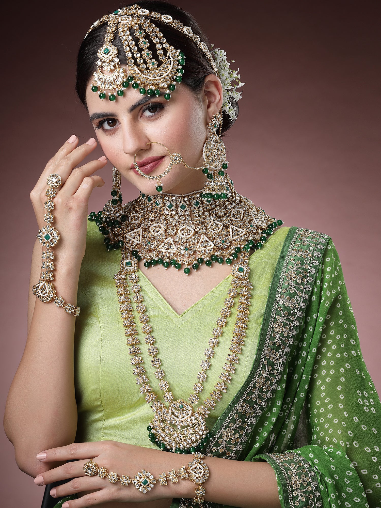 Karatcart Gold Plated Green Stone Handcrafted Traditional Kundan Dulhan Bridal Jewellery Set