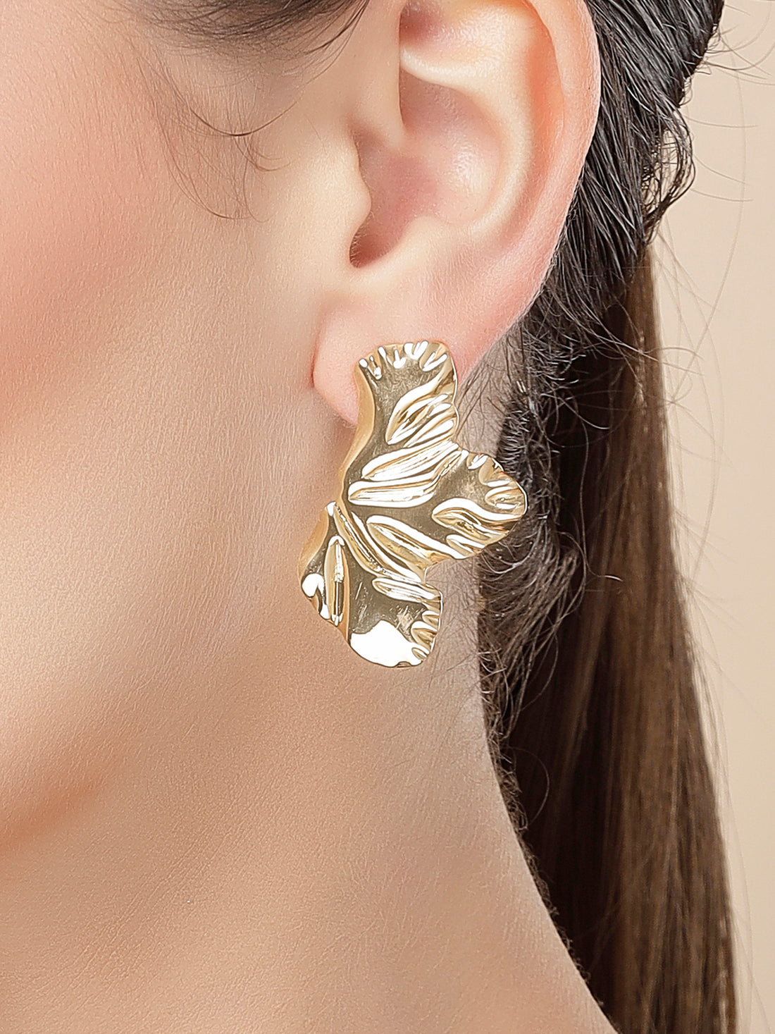 Bohey by KARATCART Gold Plated Floral Design Stud Earrings for Women