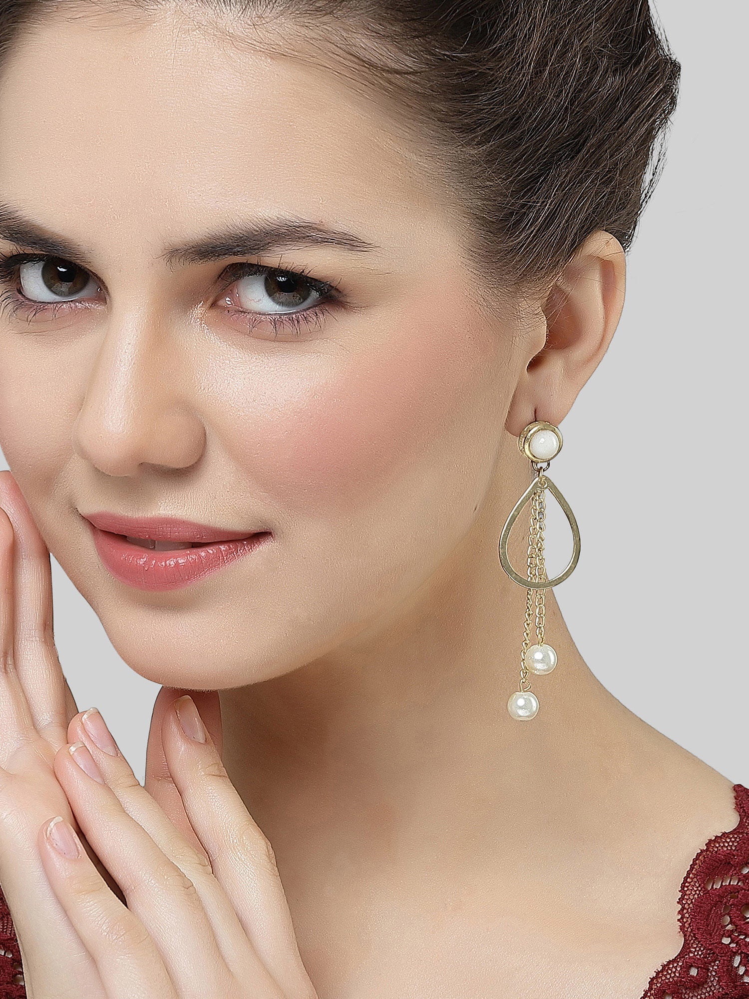 Karatcart Gold-Plated Drop Shape Pearl and Kundan Drop Earrings for Women - Image 1