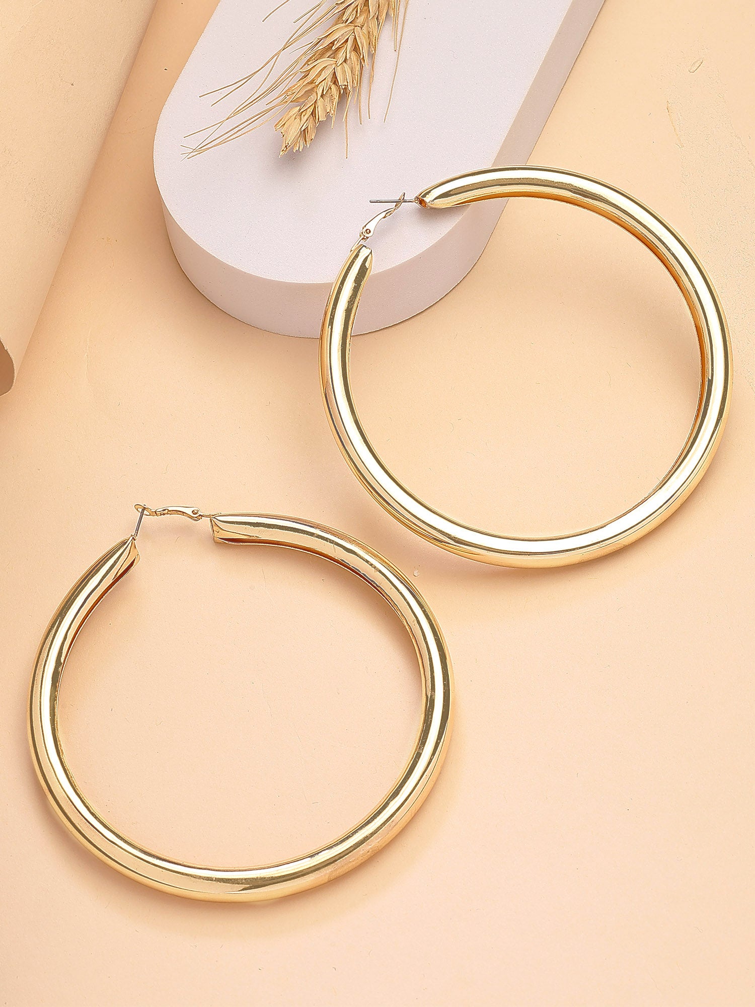 Bohey by KARATCART Gold Plated Floral Stud Earrings for Women