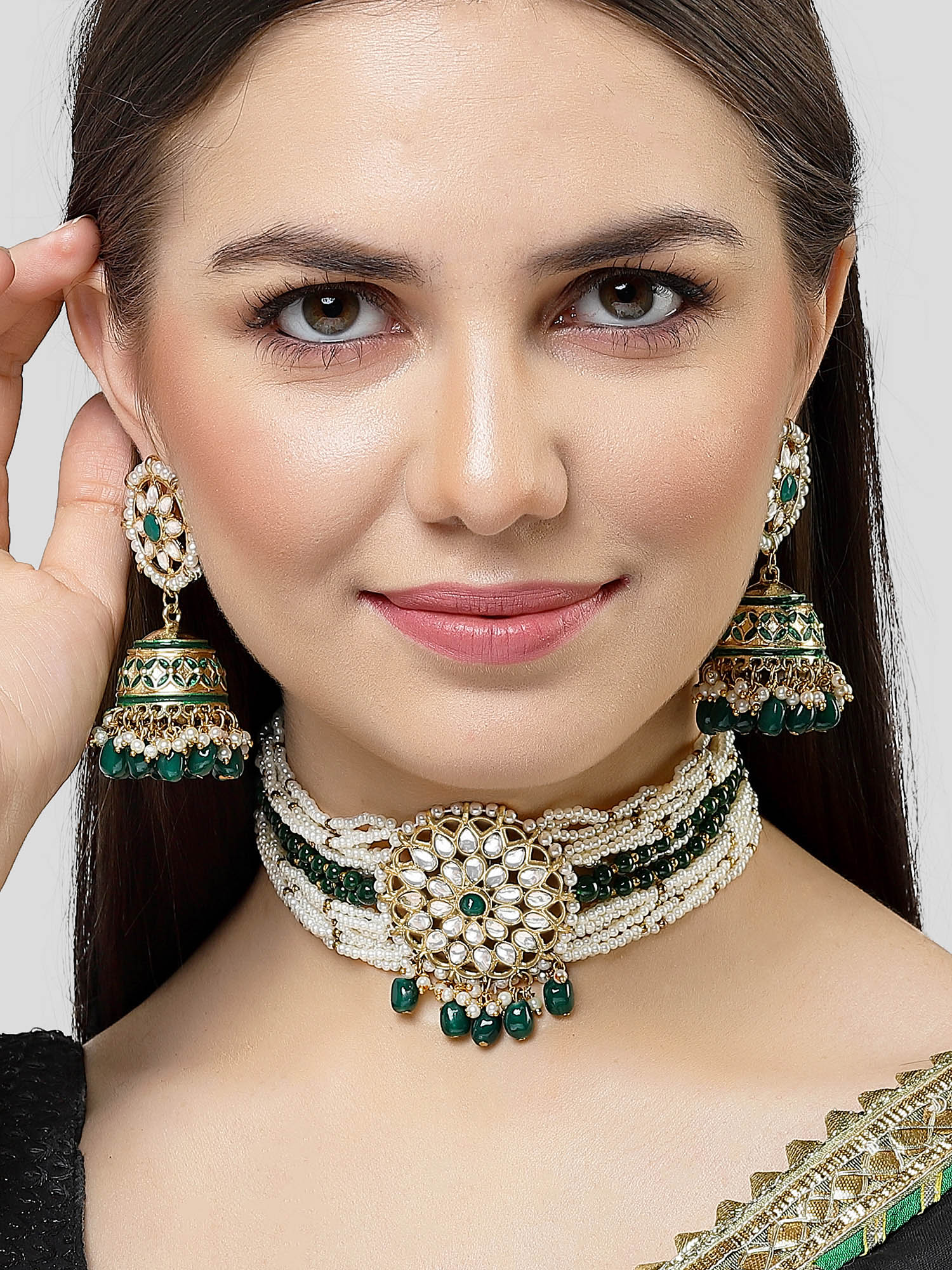 KARATCART Gold Plated Kundan Choker Green Jewellery Set for Women