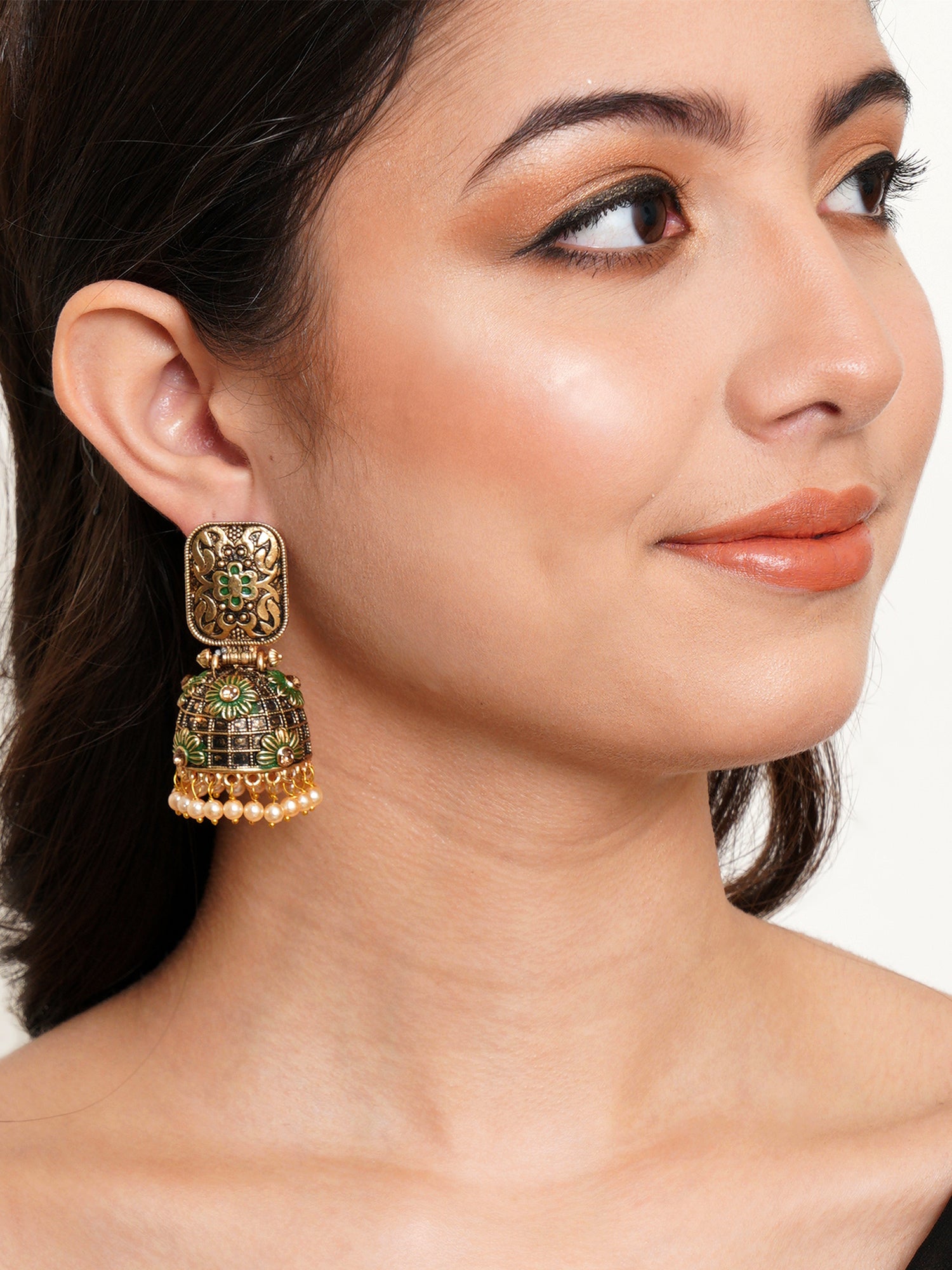 Karatcart Antique Gold Plated Floral Green Studded Jhumki Earrings for Women - view 2