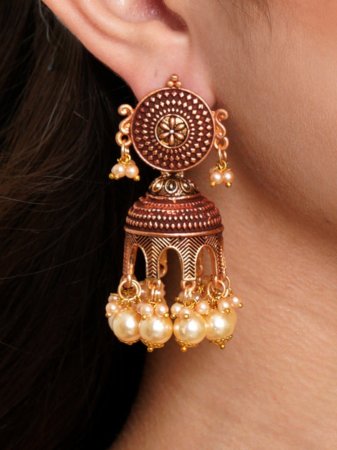 Karatcart Antique Gold Plated Maroon Tomb Style with Golden Pearl Jhumki Earrings for Women