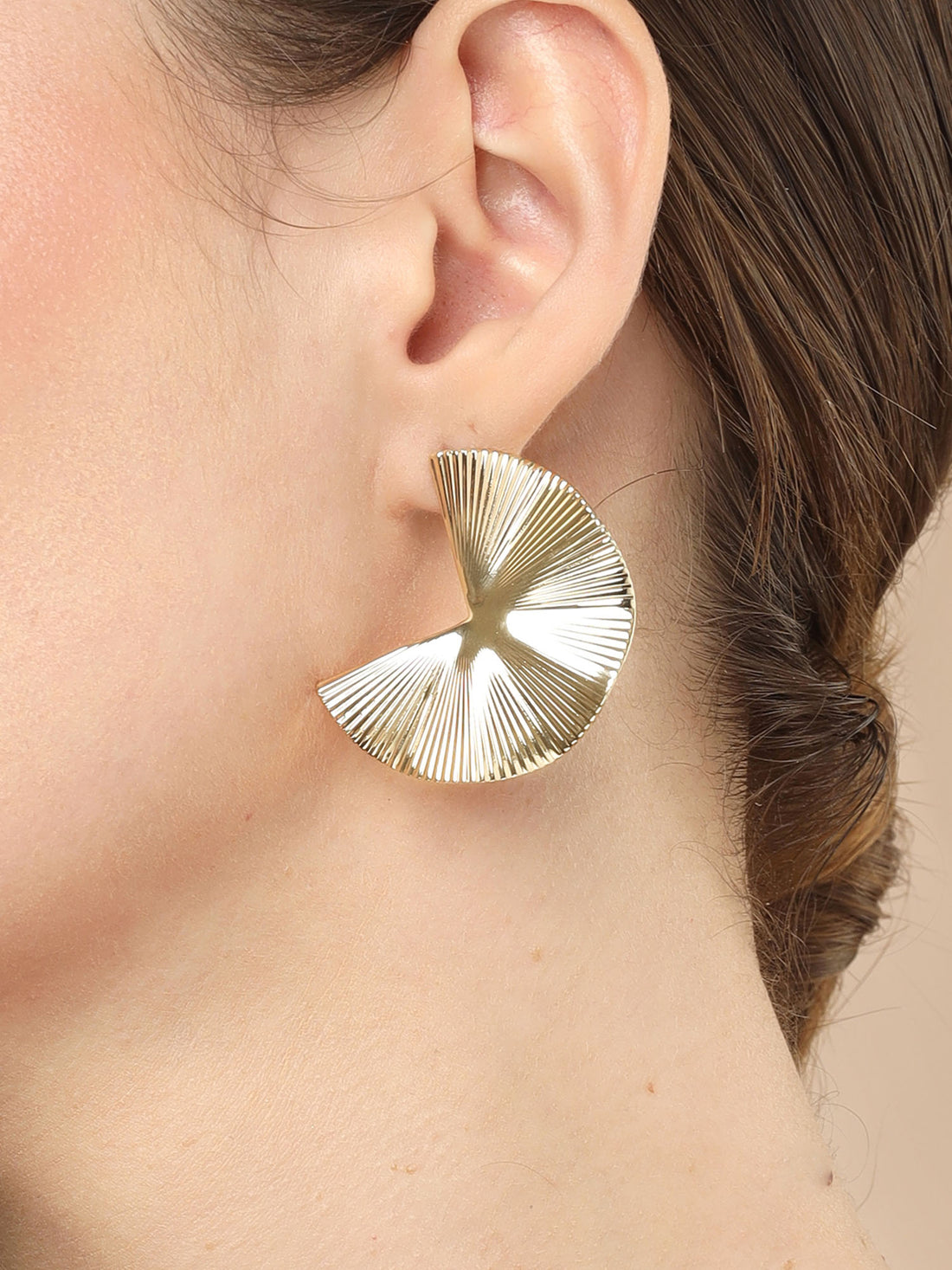 Bohey by KARATCART Gold-Plated Contemporary Gold Studs for Women