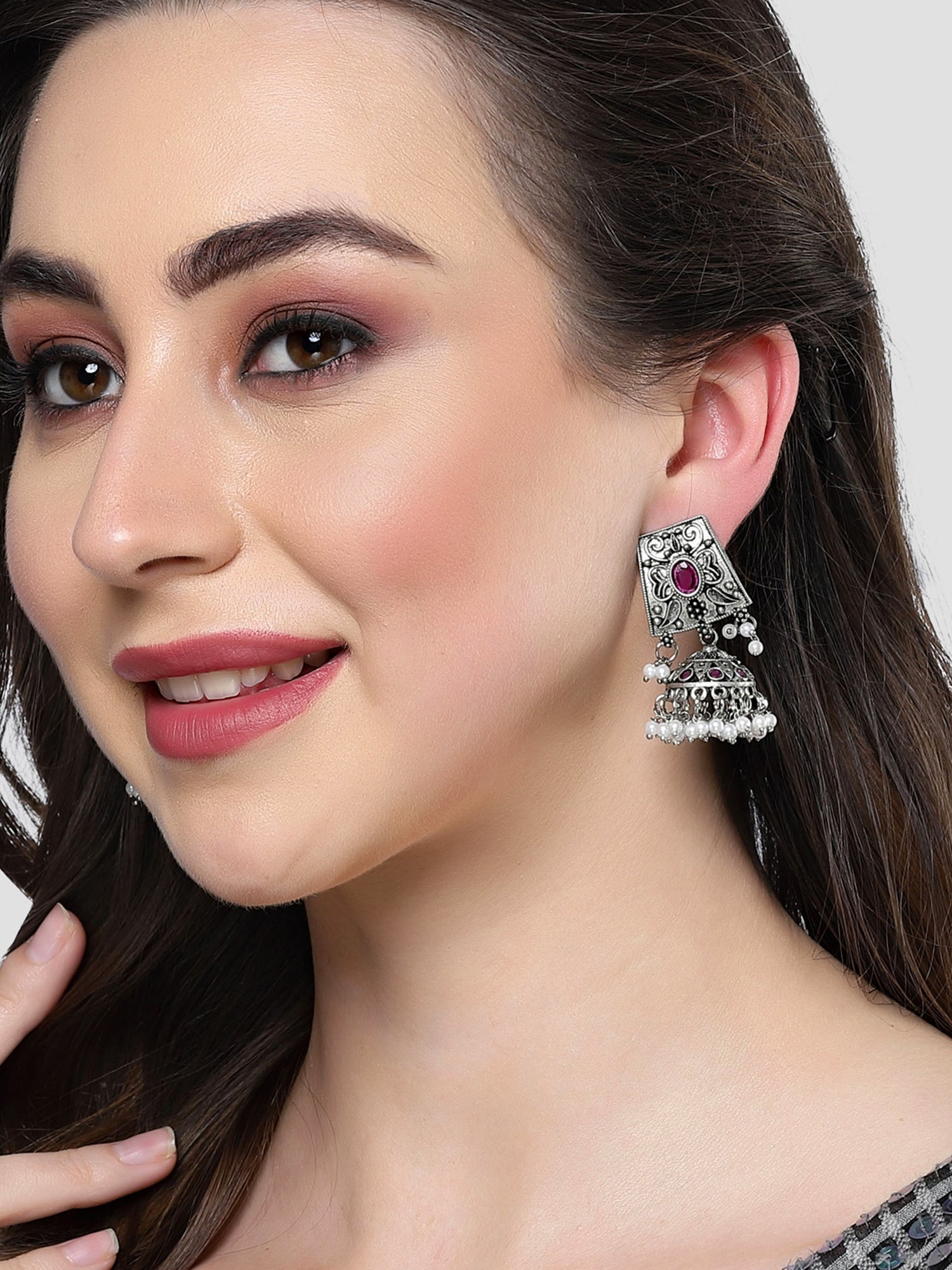 Karatcart Oxidised Silver Red Kundan Studded Jhumki Earrings for Women - Image 1