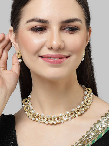 Karatcart Gold Plated Kundan Classic Necklace for Women