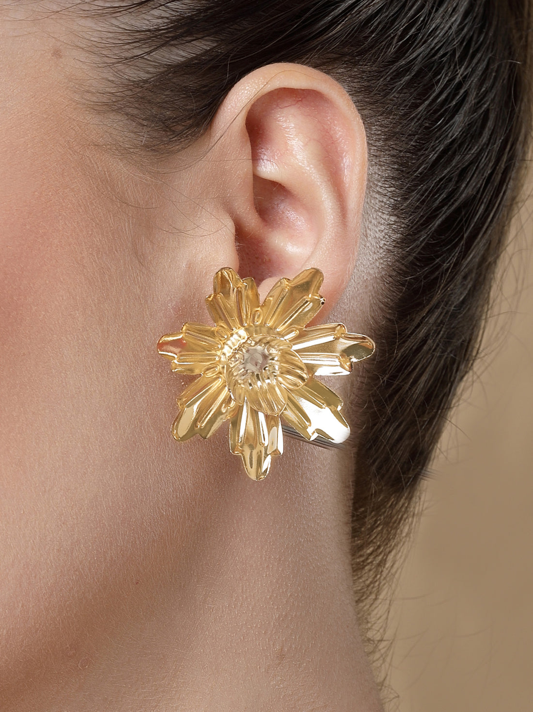 Bohey by KARATCART Gold Plated Floral Design Stud Earrings