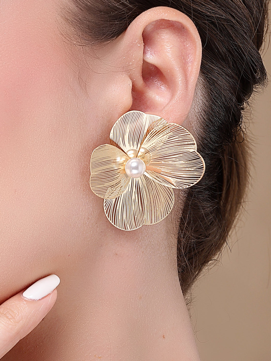 Bohey by KARATCART Gold Plated Floral Stud Earrings for Women