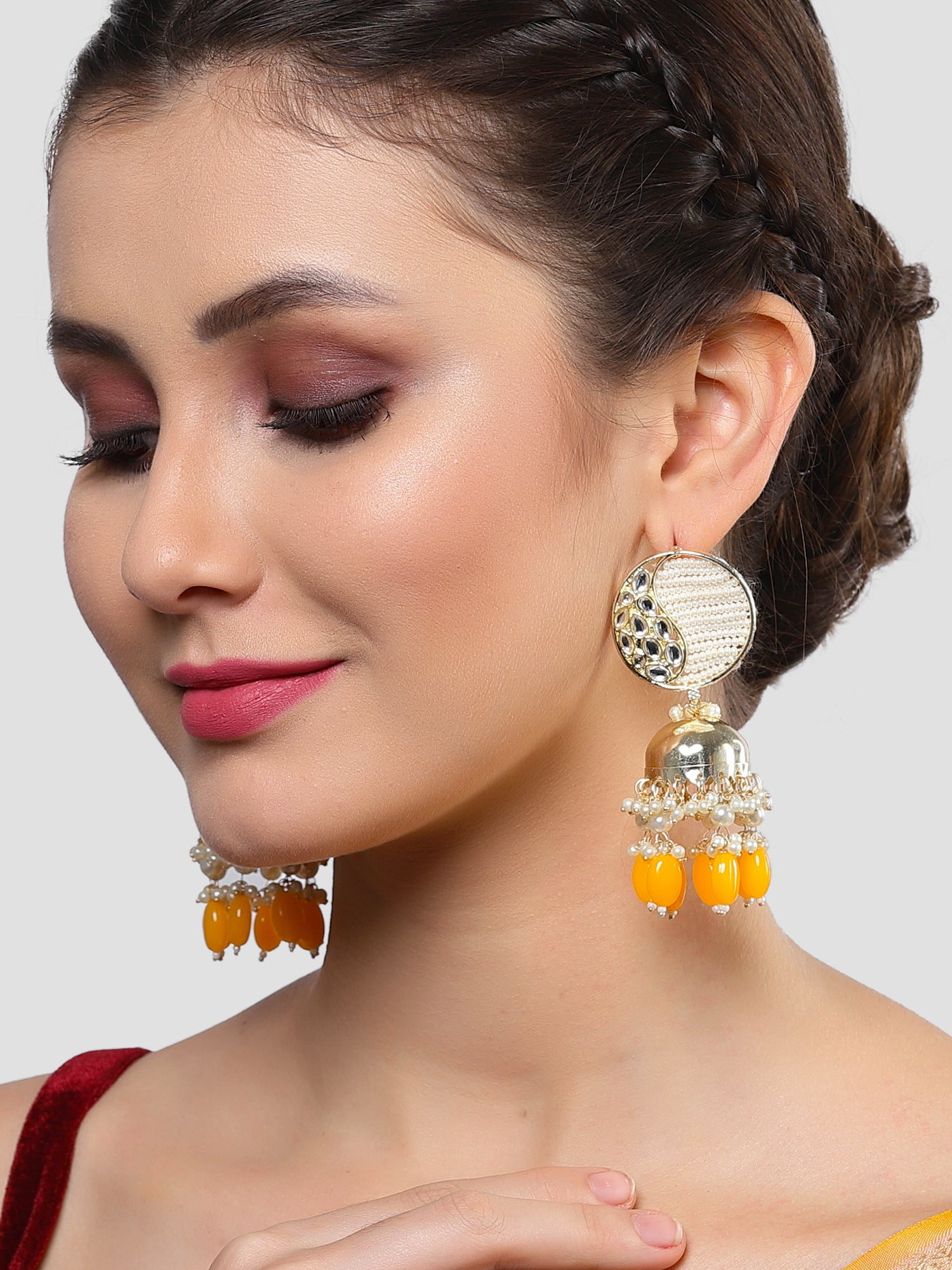 Karatcart Gold Plated Yellow Tumble and Pearl Studded Kundan Jhumki Earrings for Women - Image 1