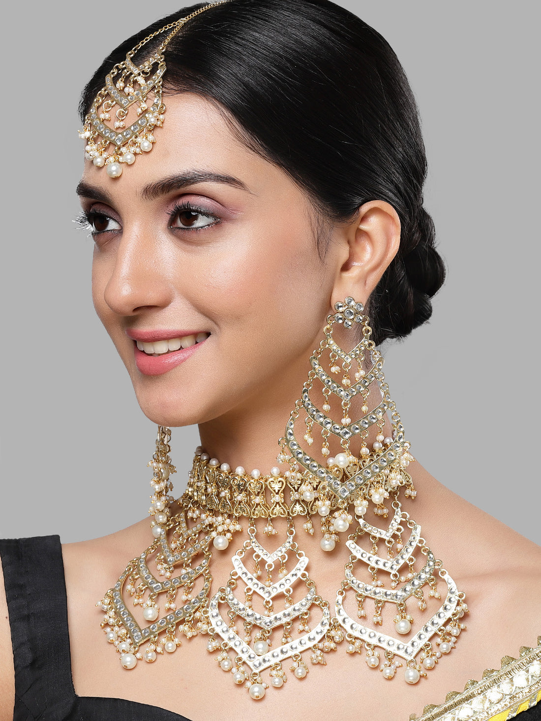 Karatcart Gold Plated Pearl and Kundan Choker Bridal Jewellery Set for Women