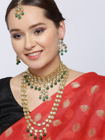 Karatcart Kundan Green Bridal Necklace Set