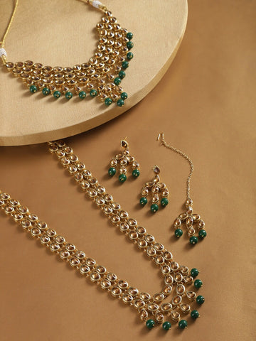 Karatcart Gold Plated Kundan with Green Drop Bridal Necklace Set