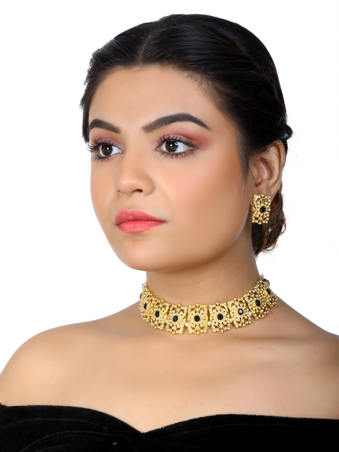 Kundan Black Jadau Embellished Choker Necklace Set with Earrings