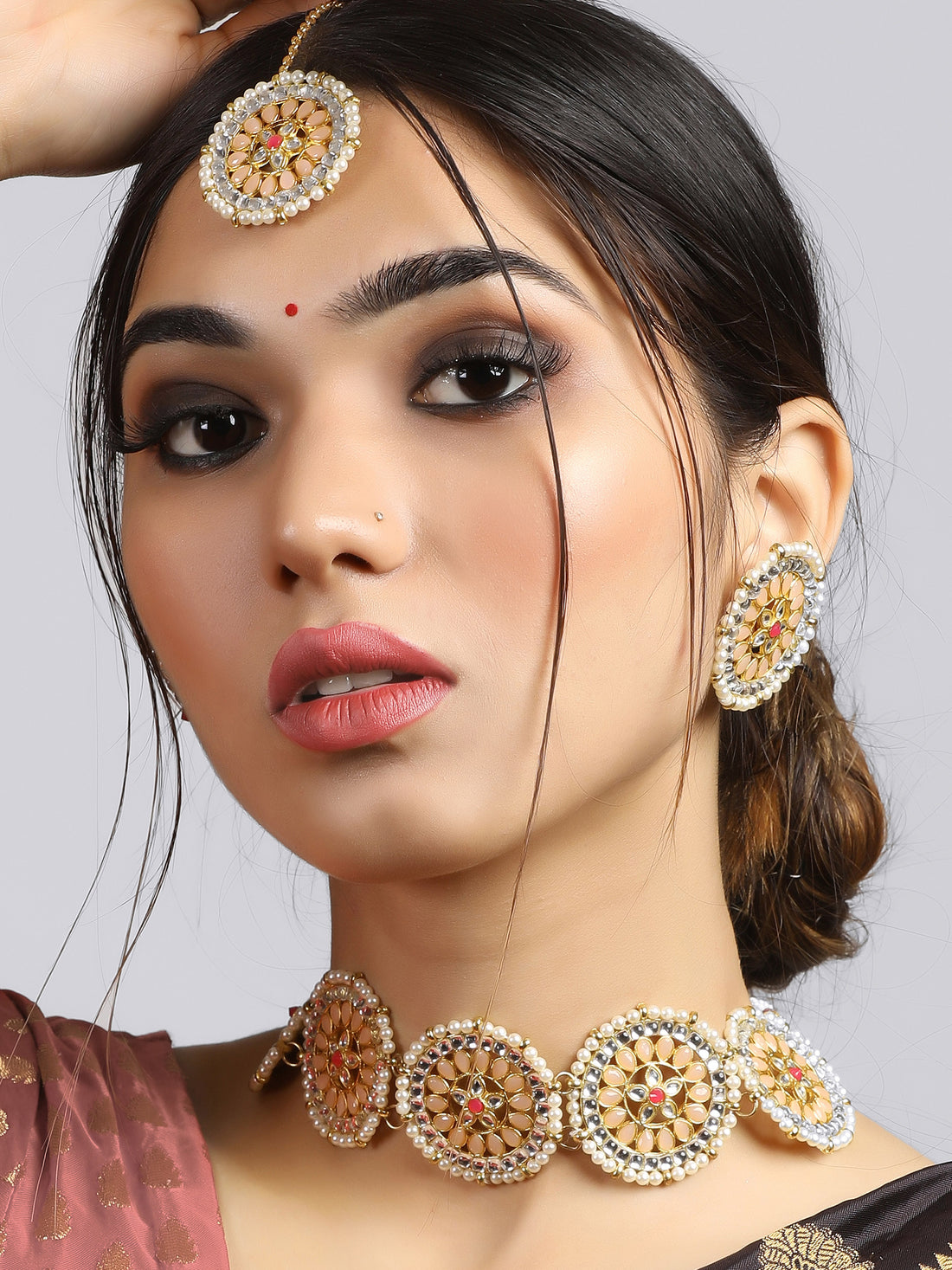 Peach Embellished Kundan Choker Necklace Set