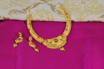 Gold Forming Necklace Set