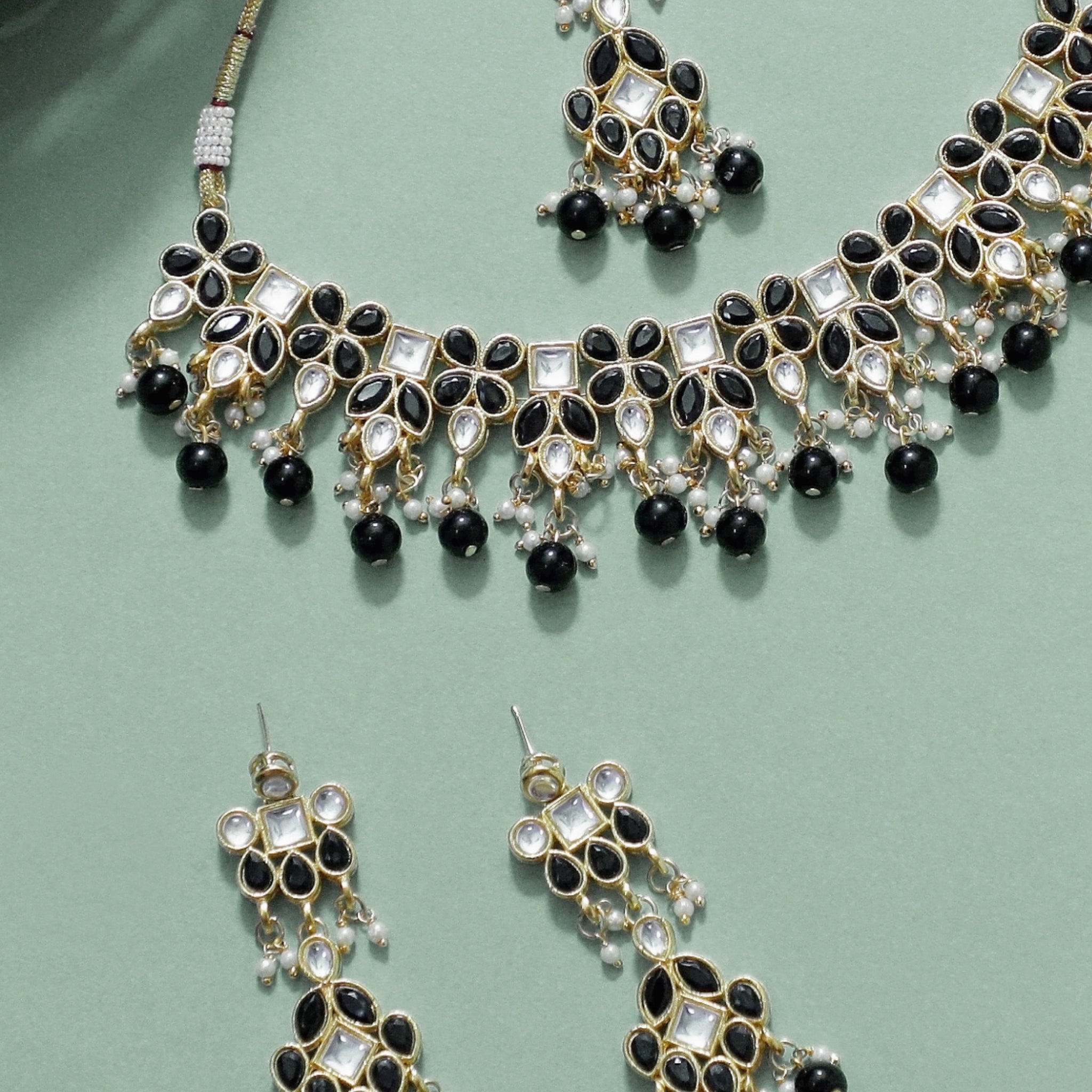 Kundan Black Choker Necklace Set