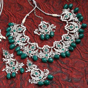 Karatcart Oxidised Silver Green Tumble Kundan Choker Necklace Setfor Women