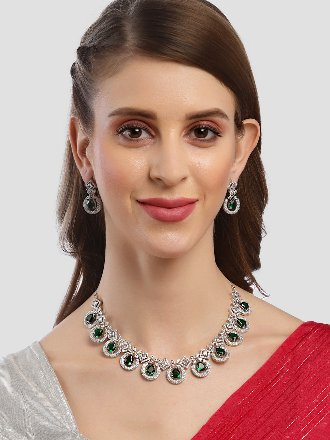 Karatcart Silver Tone Green American Diamond Studded Necklace Set for Women