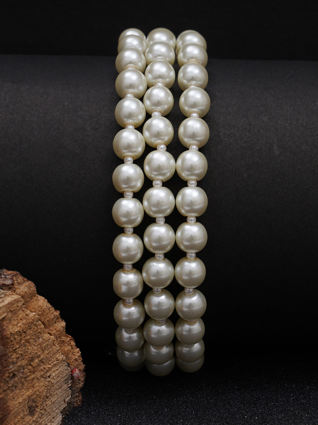 Karatcart White Pearl Beaded Choker Neckalce for Women