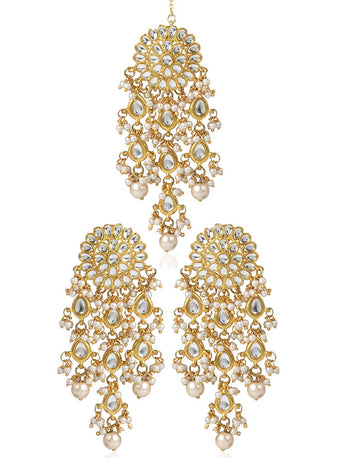 Karatcart GoldPlated Kundan Tassel Earrings With Maangtikka