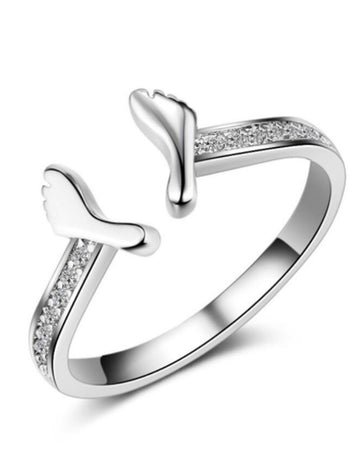 Platinum Plated Elegant Austrian Crystal Foot Print Ring