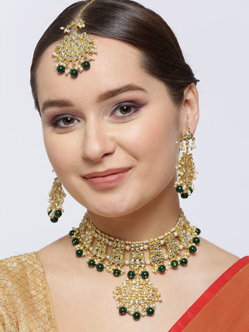 Karatcart Kundan Choker Green Necklace Set