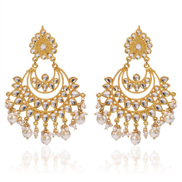 Karatcart Kundan Chandbali Earrings With White Pearl Beads