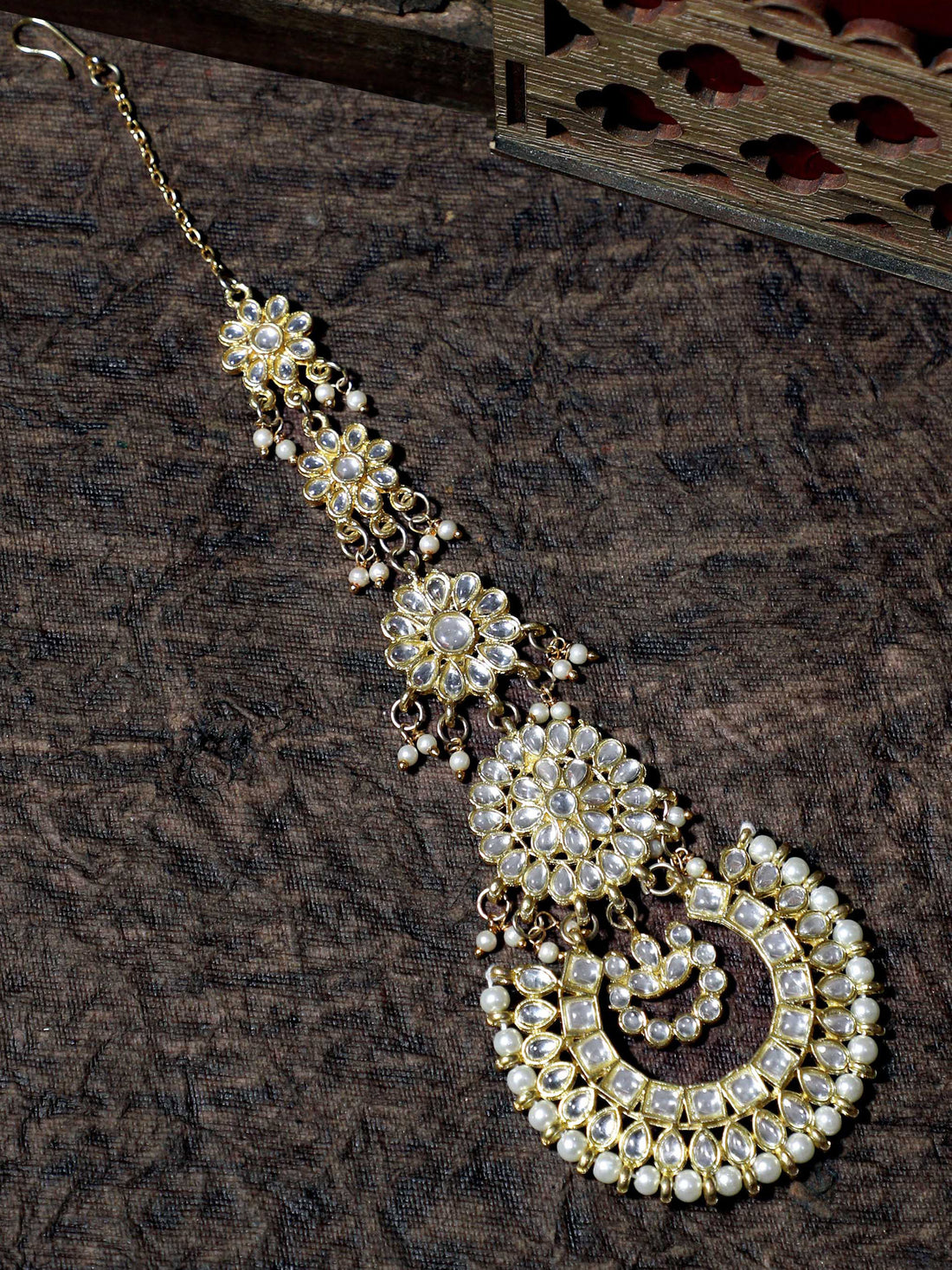 Gold-Plated Pearl & Kundan Studded Handcrafted Maangtikka