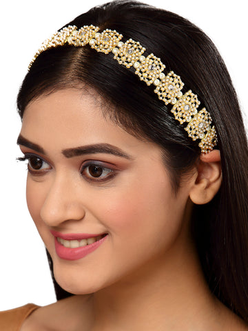 Karatcart Pearl Ball and Kundan Studded Handcrafted Hairband