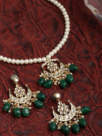 Karatcart Gold Plated Green Tumble Moon Shape Kundan Neckalce Set