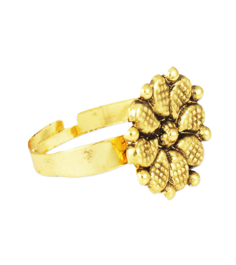 Karatcart 22K GoldPlated Traditional Cocktail Ring