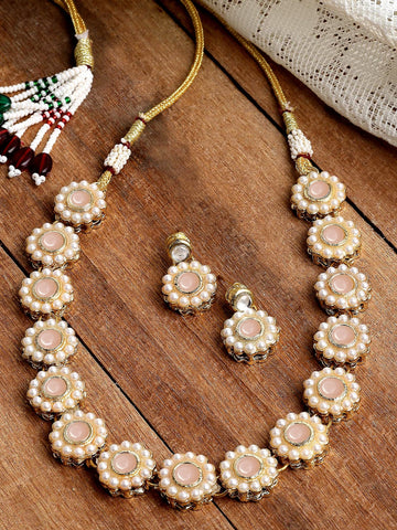 Karatcart Handcrafted Gold Peach Beads Kundan Choker Necklace Set