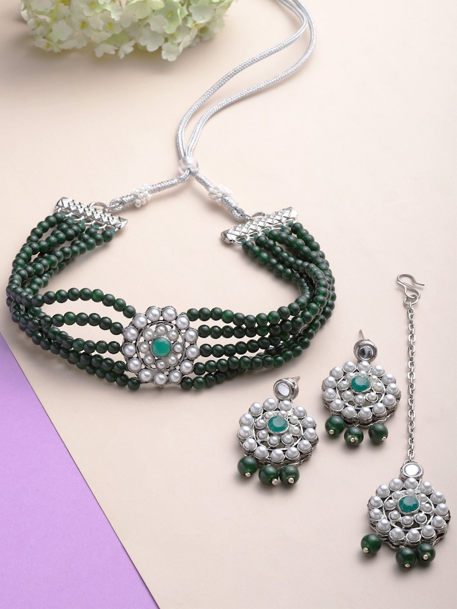 Karatcart Oxidised Silver Green Beads Kundan Choker Necklace Setfor Women