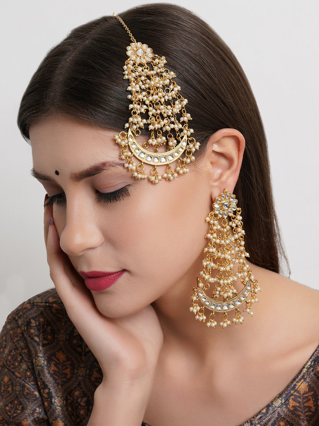 Karatcart Gold Plated Kundan and Pearl Studded Earrings with Passa