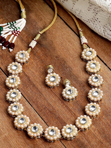 Gold-Plated White Kundan-Studded Beaded Jewellery Set