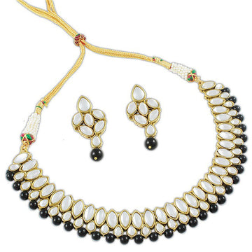 Karatcart Traditional Kundan Jewellery Set